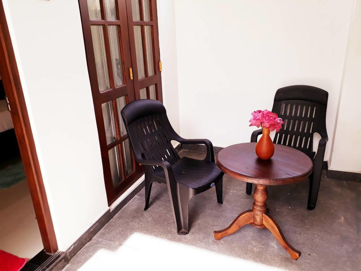 Turtle Reef Guest Bed & Breakfast Mirissa Exterior photo
