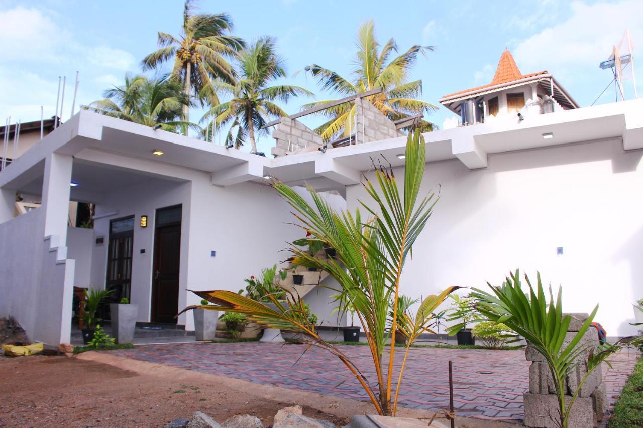 Turtle Reef Guest Bed & Breakfast Mirissa Exterior photo