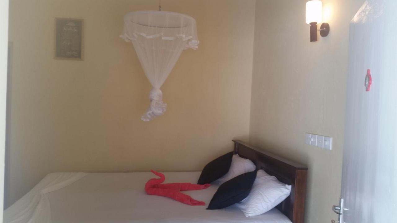 Turtle Reef Guest Bed & Breakfast Mirissa Exterior photo