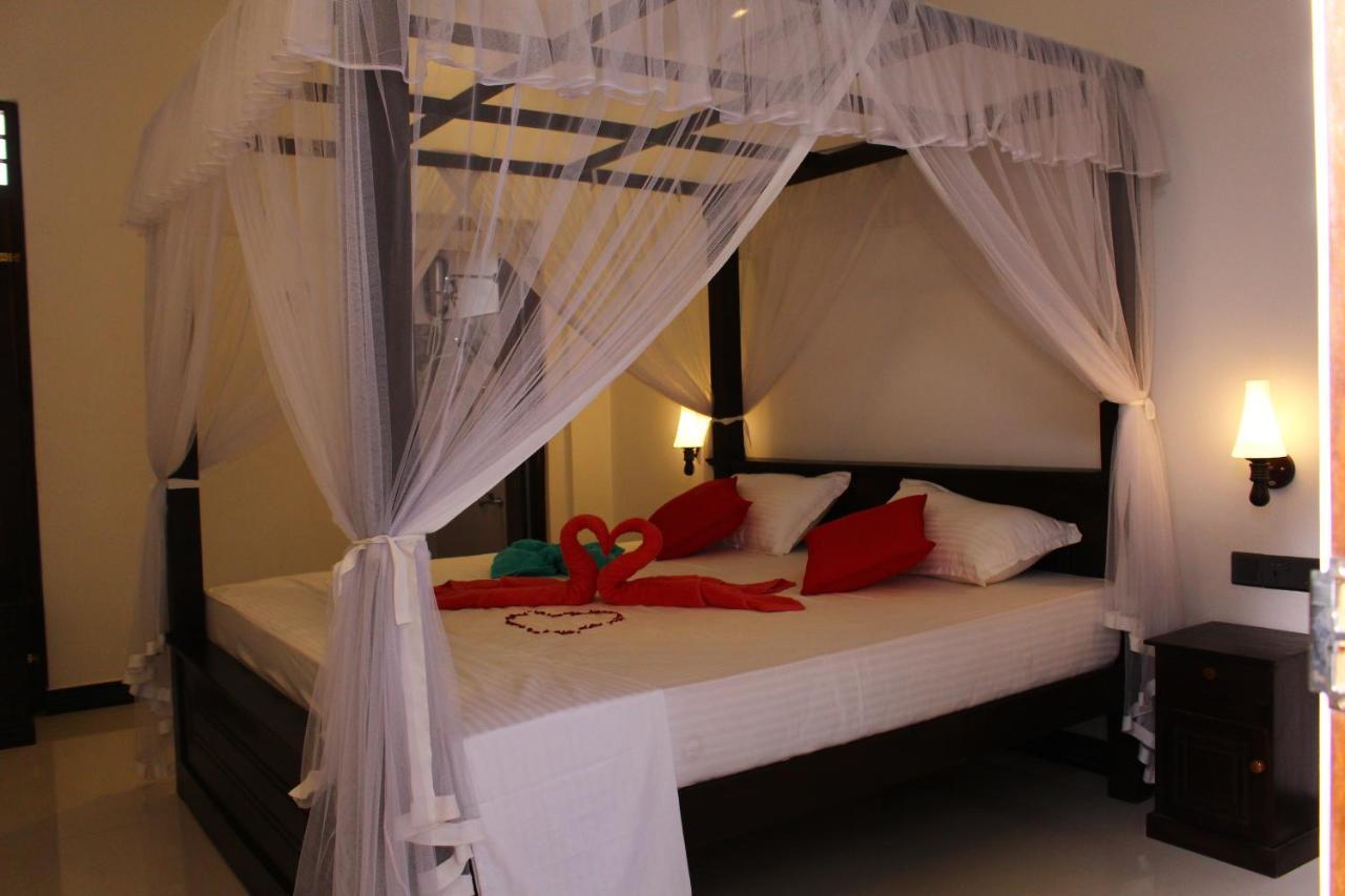 Turtle Reef Guest Bed & Breakfast Mirissa Exterior photo
